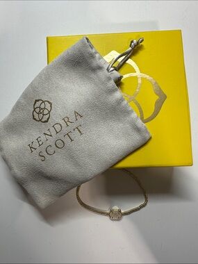 Kendra Scott Gold Bracelet with Cream Stone